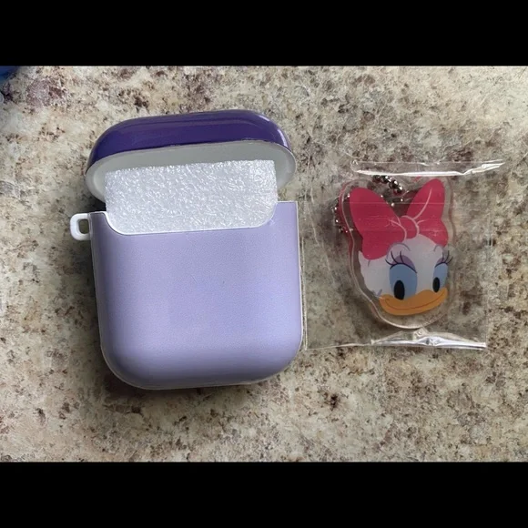 Daisy AirPods 2nd Generation Case NEW Daisy Duck - Picture 4 of 6